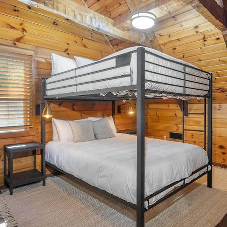 The Dudley Cabins By Avantstay เซอเวียร์วีล ภายนอก รูปภาพ