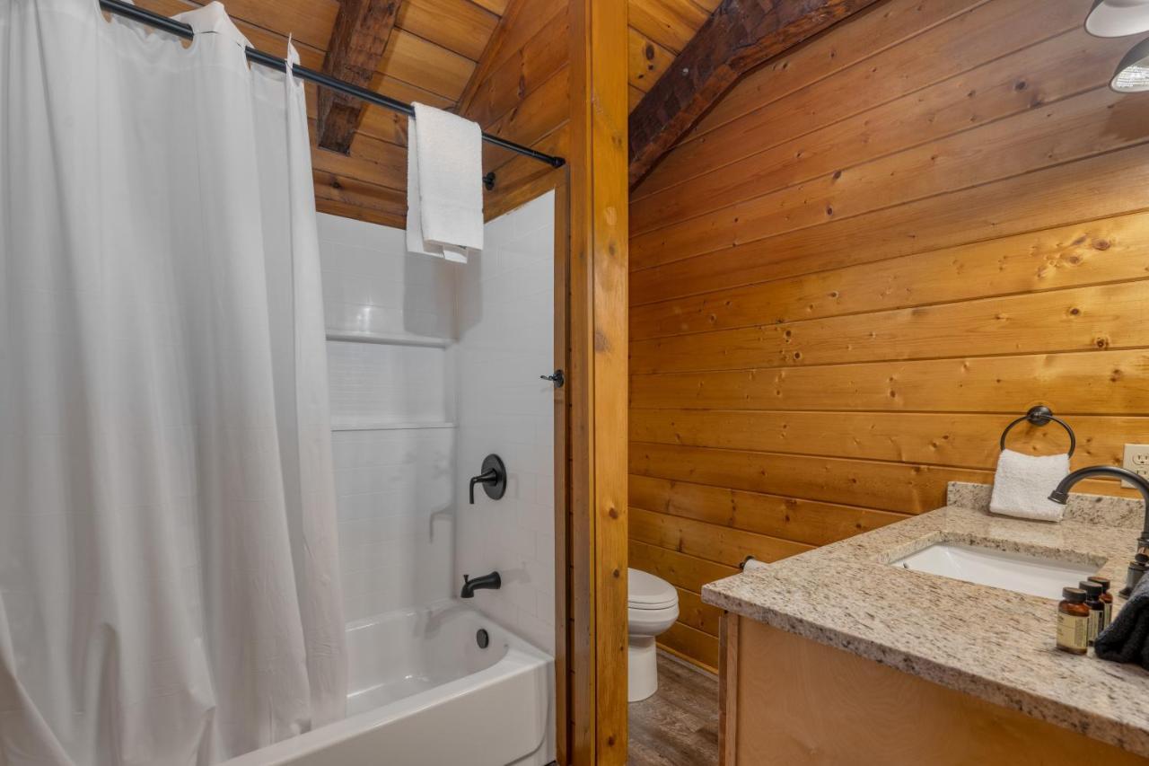 The Dudley Cabins By Avantstay เซอเวียร์วีล ภายนอก รูปภาพ