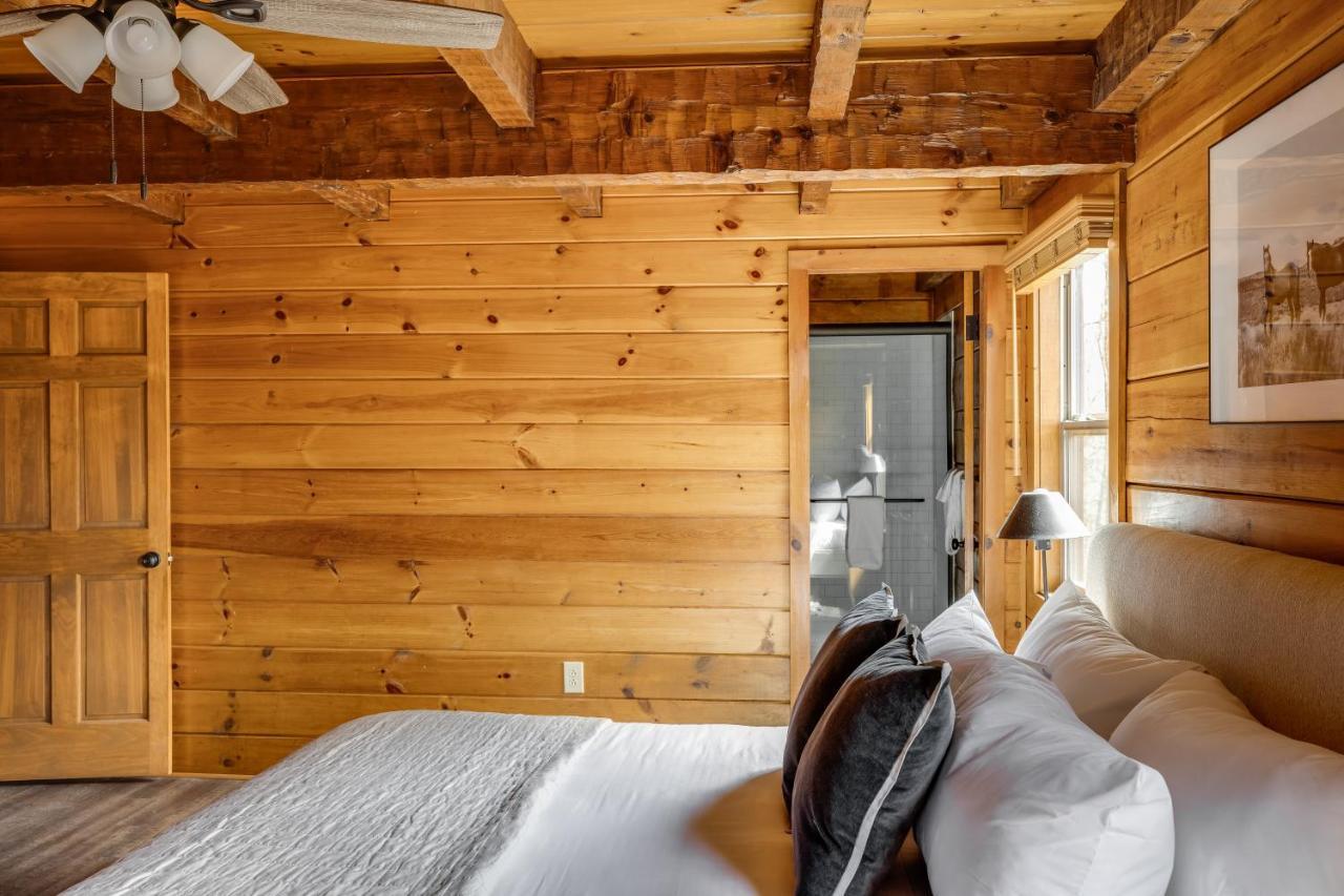 The Dudley Cabins By Avantstay เซอเวียร์วีล ภายนอก รูปภาพ